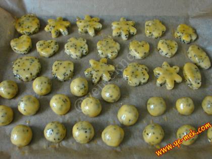 Çörek Otlu Mini Tuzlu Kurabiye