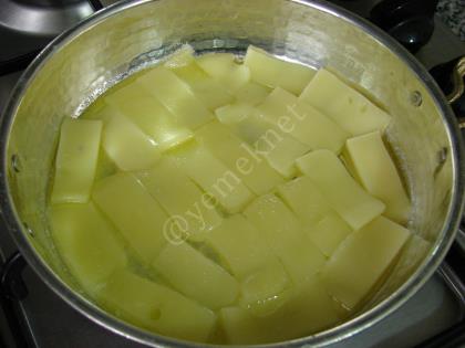 Sahanda Peynirli Yumurta