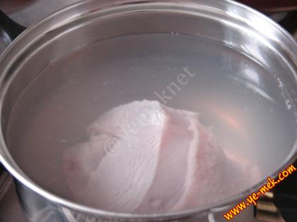 Sebzeli Yoğurtlu Tavuk Salatası