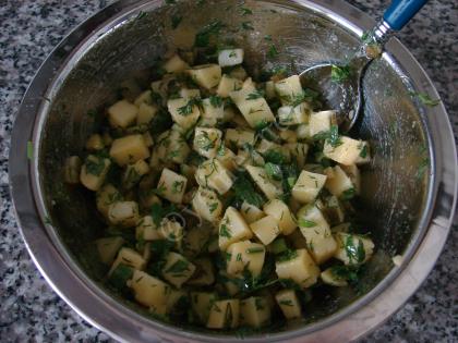 Taze Soğanlı Patates Salatası