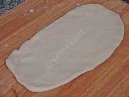 Tereyağlı Kaşarlı Ev Pidesi