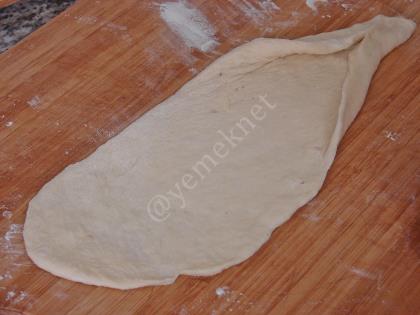 Tereyağlı Kaşarlı Ev Pidesi