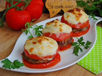 Beşamel Soslu Domatesli Köfte