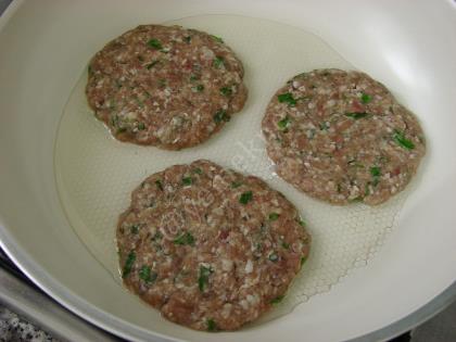 Beşamel Soslu Domatesli Köfte