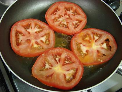 Beşamel Soslu Domatesli Köfte