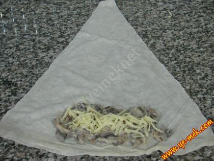 Galeta Unlu Mantarlı Börek