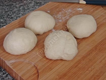 Kavurmalı Kaşarlı Karadeniz Pidesi