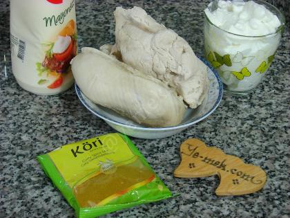 Köri Soslu Tavuk Salatası