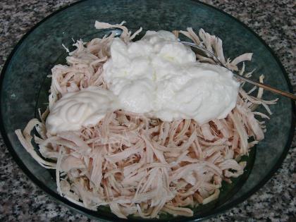 Köri Soslu Tavuk Salatası