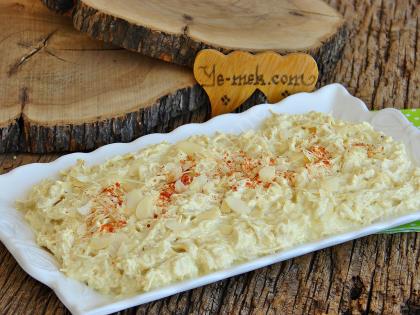 Köri Soslu Tavuk Salatası
