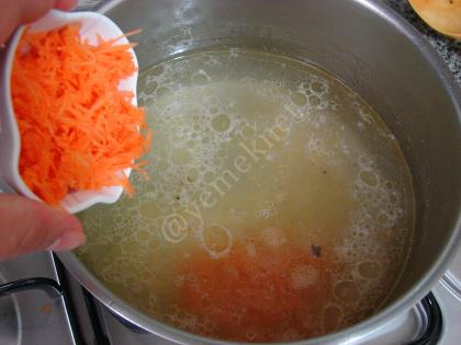 Sebzeli Köy Tavuğu Çorbası