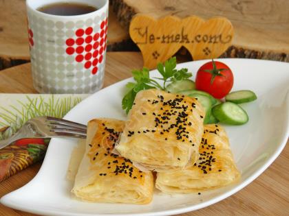 Baklavalık Yufkadan Peynirli Börek