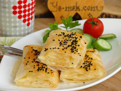 Baklavalık Yufkadan Peynirli Börek