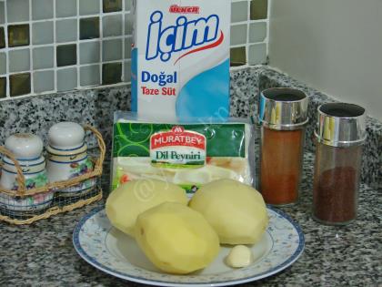 Fırında Sütlü Kaşarlı Patates