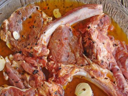 Zeytinyağı İle Kemikli Et Marinesi