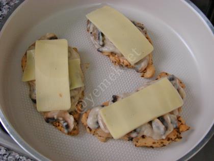 Beşamel Soslu Mantarlı Tavuk Fileto