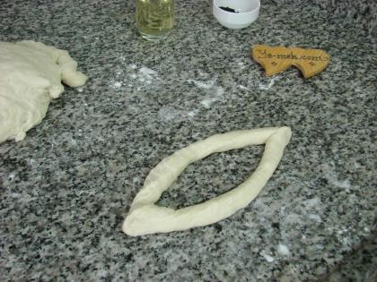 Ekmek Hamurundan Tuzlu Mekik Kızartması