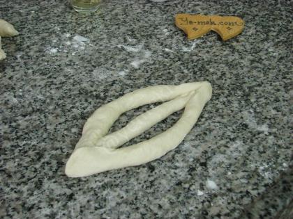 Ekmek Hamurundan Tuzlu Mekik Kızartması