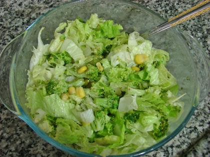 Hardal Soslu Brokoli Salatası