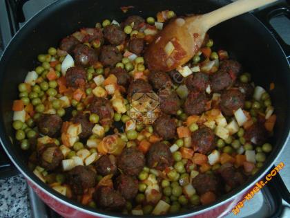 Misket Köfteli Sebze Yemeği