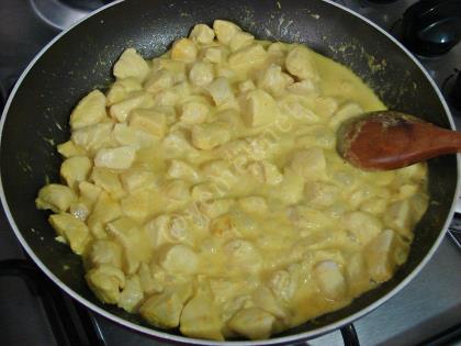 Zerdeçallı Tavuklu Makarna