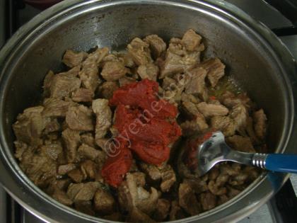 Arpacık Soğanlı Et Yahnisi