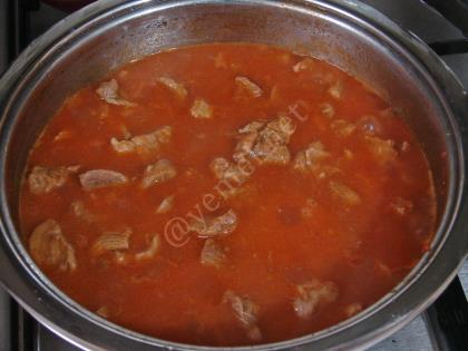 Arpacık Soğanlı Et Yahnisi