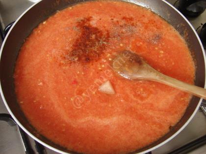 Domates Soslu Izgara Köfte