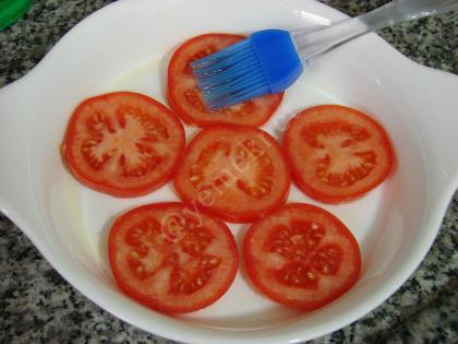 Fırında Kahvaltılık Domates Dilimleri