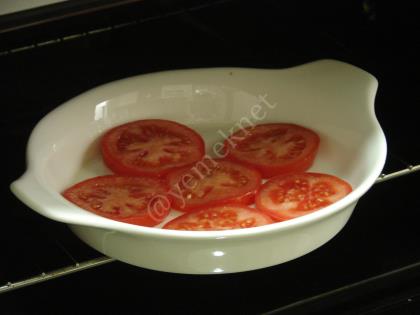 Fırında Kahvaltılık Domates Dilimleri