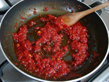 Salça Soslu Kıymalı Makarna