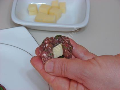 Kaşarlı Köfte