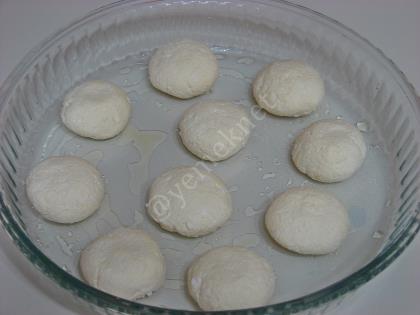 Şerbetli Peynir Tatlısı