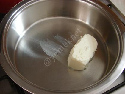 Yer Fıstıklı İrmik Helvası