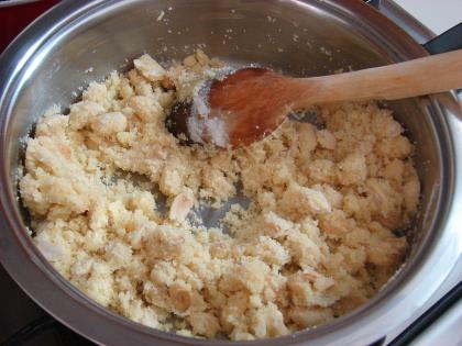 Yer Fıstıklı İrmik Helvası