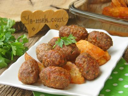 Fırında Salçalı Patatesli Köfte