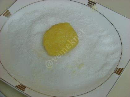 Limonlu İrmik Lokumları