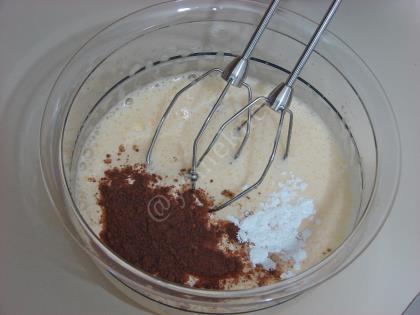 Tencerede Kakaolu Fincan Kek