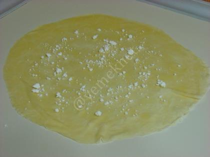 El Açması Lorlu Kırma Böreği