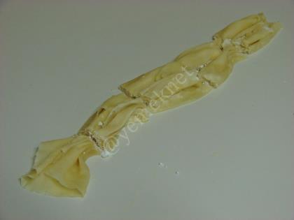 El Açması Lorlu Kırma Böreği