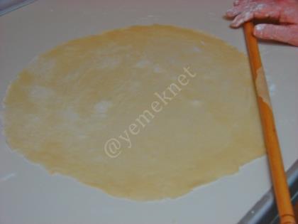 El Açması Lorlu Kırma Böreği