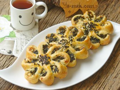 Ispanaklı Çiçek Poğaça