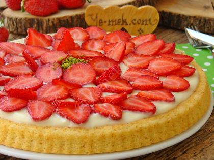 Kremalı Çilekli Tart