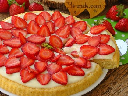 Kremalı Çilekli Tart
