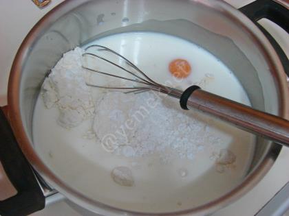 Kremalı Çilekli Tart