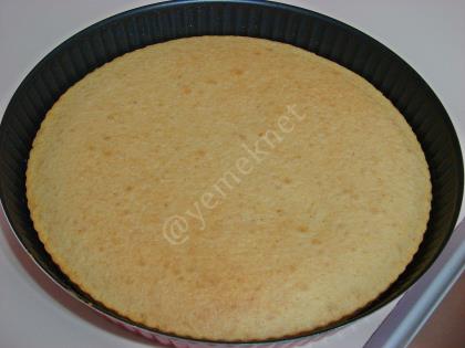 Kremalı Çilekli Tart
