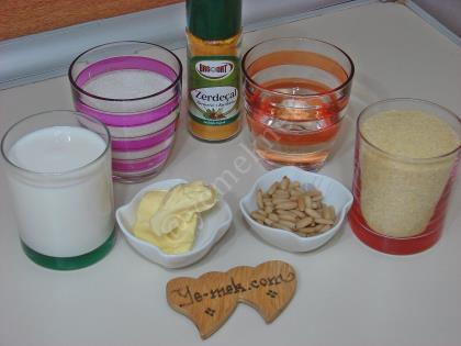 Zerdeçallı (Safranlı) İrmik Helvası