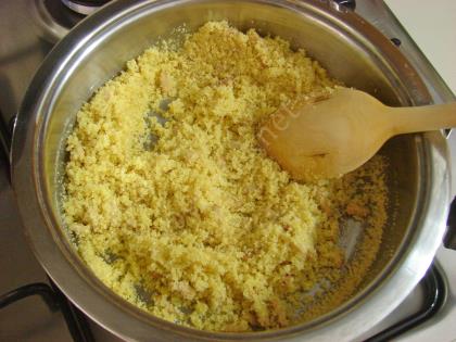 Zerdeçallı (Safranlı) İrmik Helvası