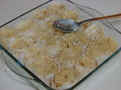 Baklava Yufkasında Kadayıf Sarma