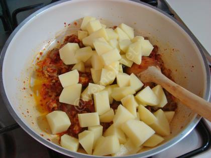 Etli Patates Yemeği